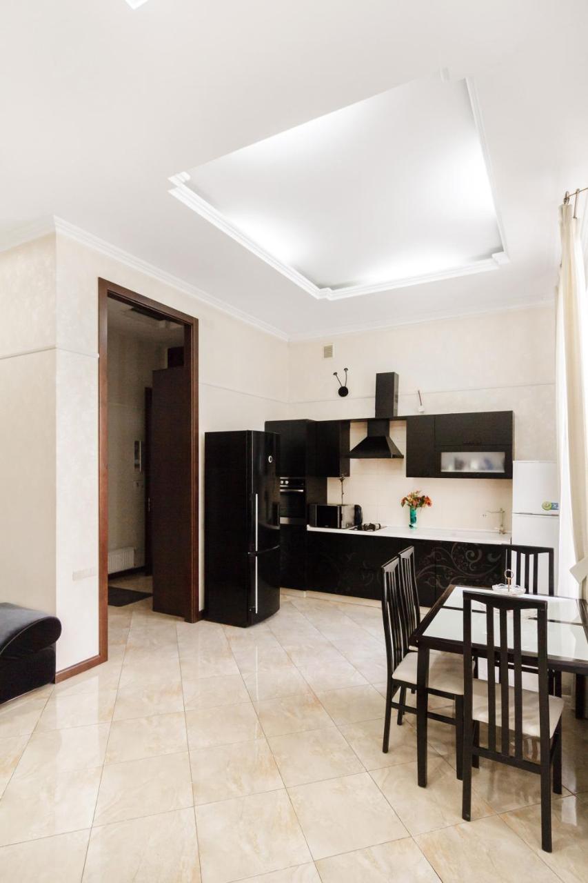 Downtown Prestige Apartment Odessa Extérieur photo