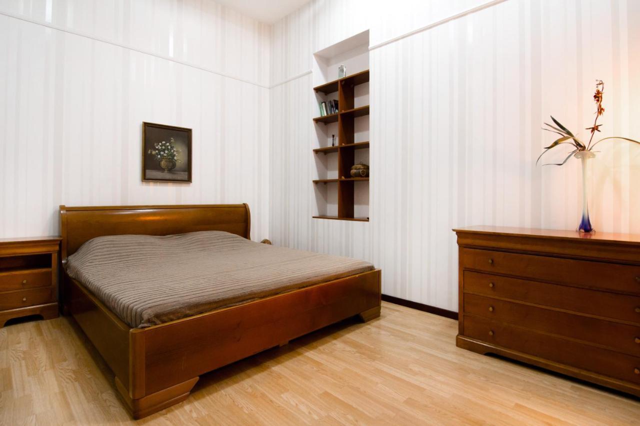 Downtown Prestige Apartment Odessa Extérieur photo